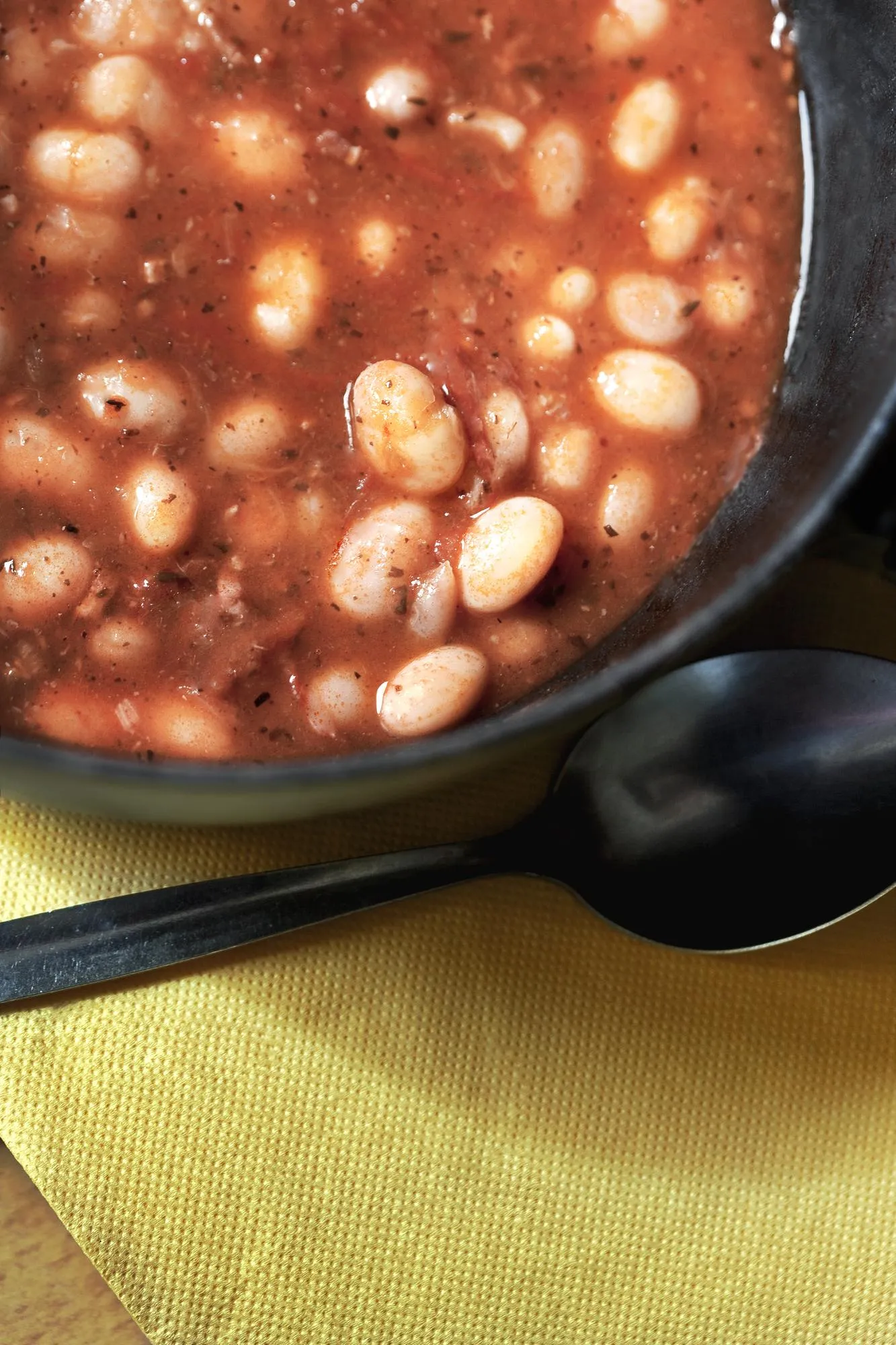 Beans and tomato sauce