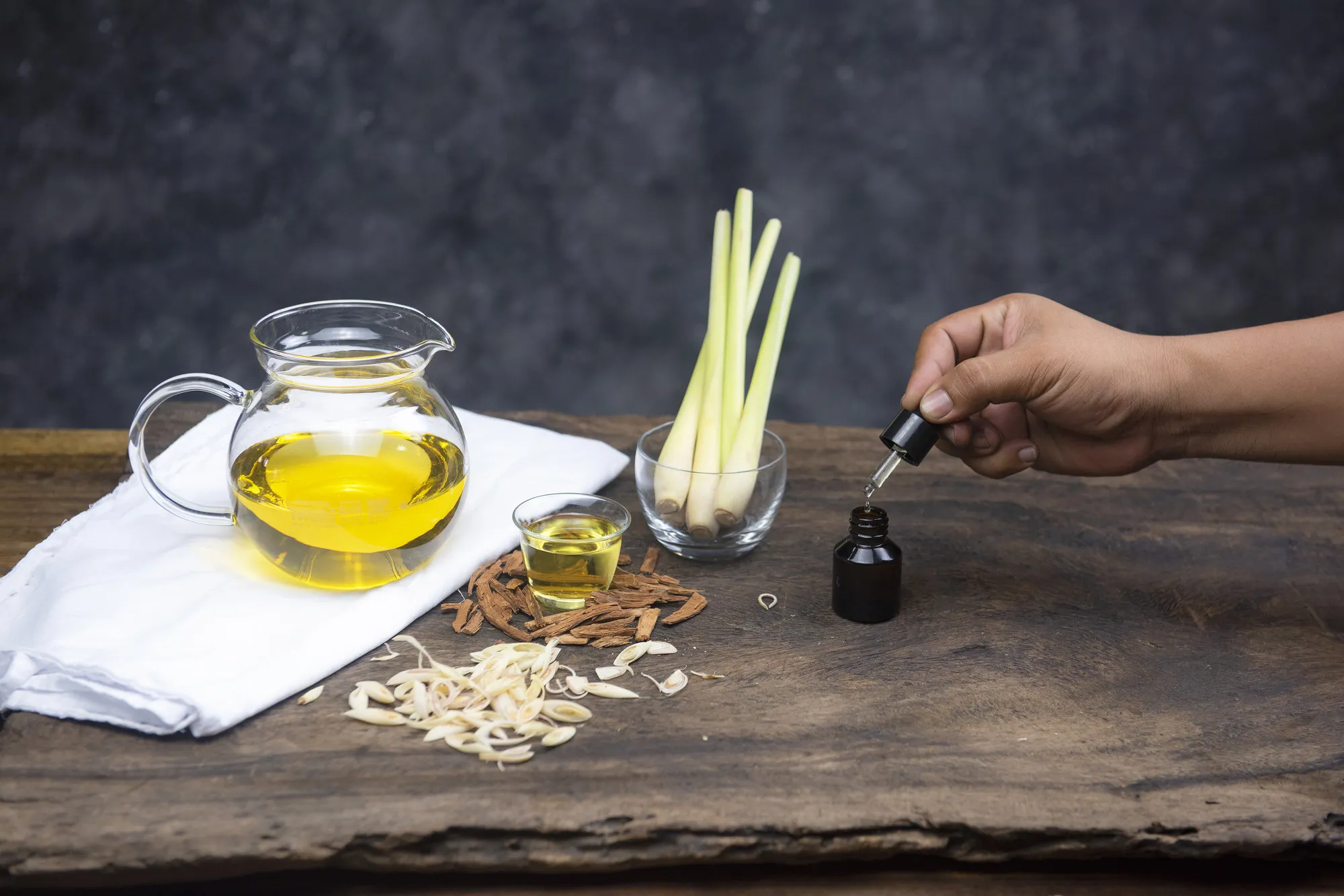 extracted from lemongrass has many properties for the treatment
