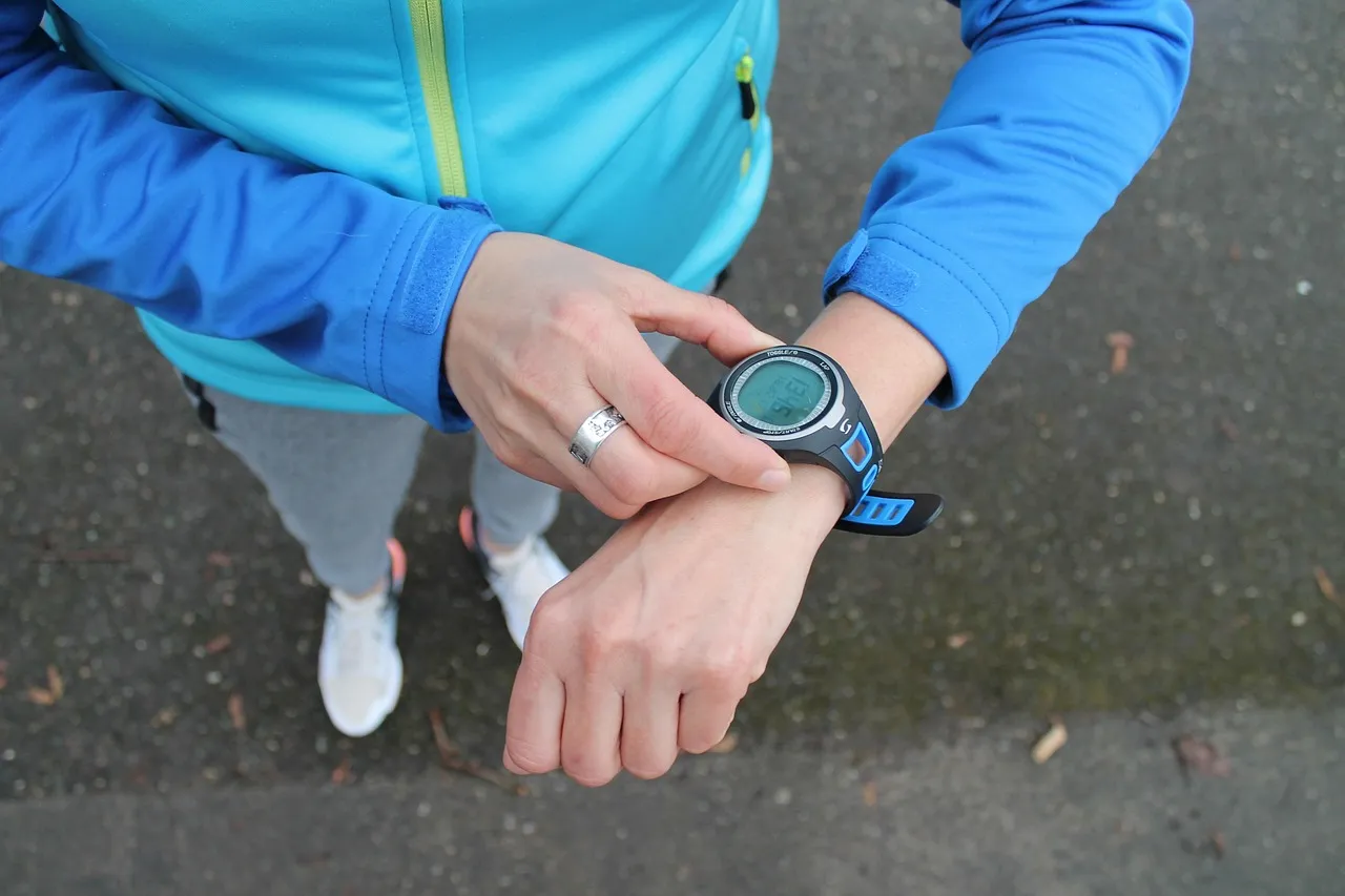sport, clock, jogging, time, fitness, watch, stopwatch, training, timer, activity, run, jog, gray fitness, gray time, gray training, gray running, gray clock, gray workout, gray sports, gray run, gray watch, stopwatch, stopwatch, stopwatch, stopwatch, stopwatch, timer, timer, timer