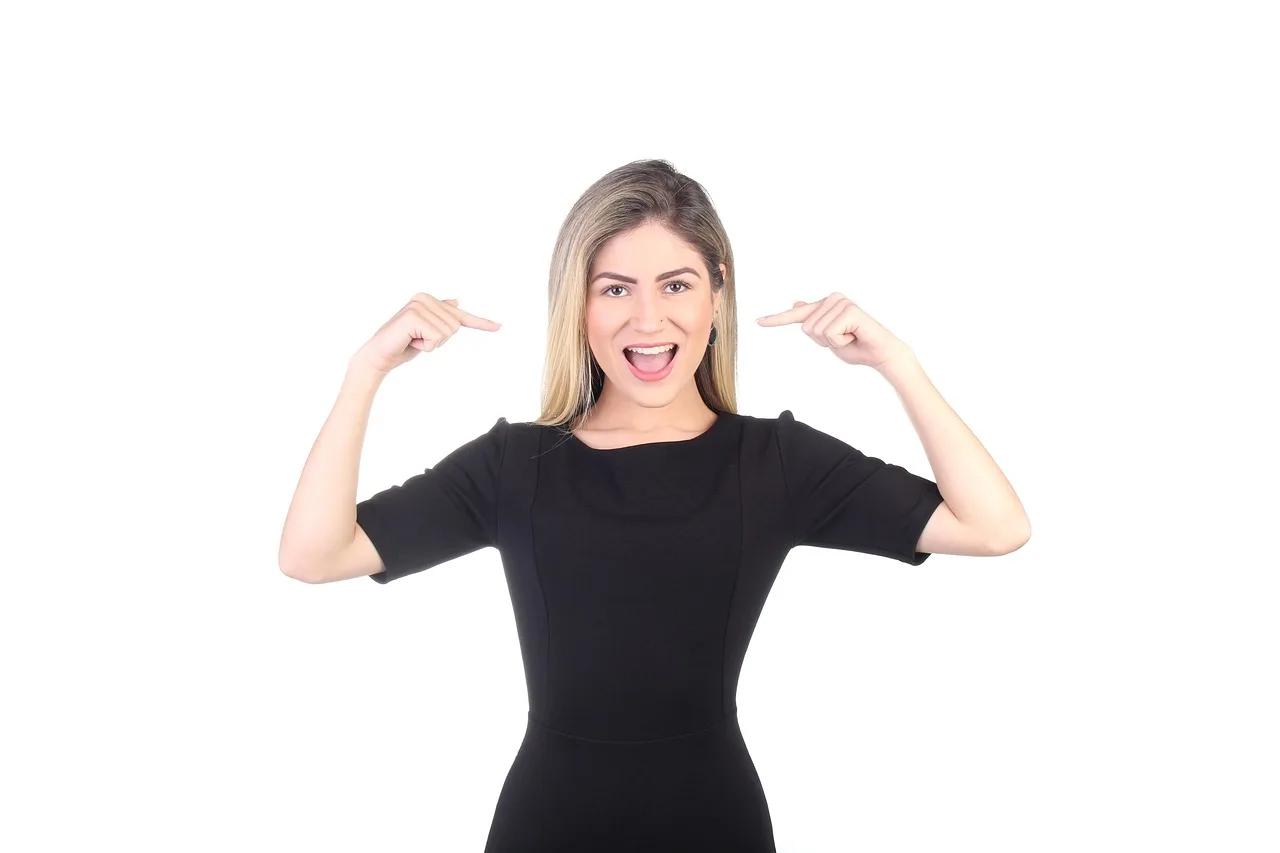 proud woman, proud, kobieta, piękne, attractive, female, szczęśliwy, confident, ludzie, success, young, successful, dziewczynka, biznes, portret, cheerful, isolated, smiling, adult, zadowolony, expression, positive, proud, success, success, success, success, success, smiling, positive