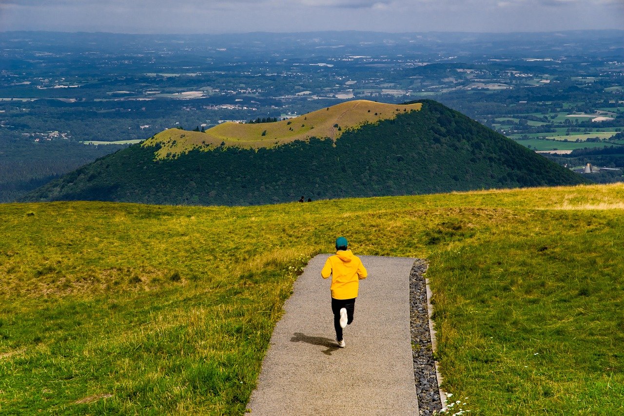 runner, run, footing, running, sport, young, man, mountain, freedom, landscape, volcano, puy de dôme, nature, france, europe