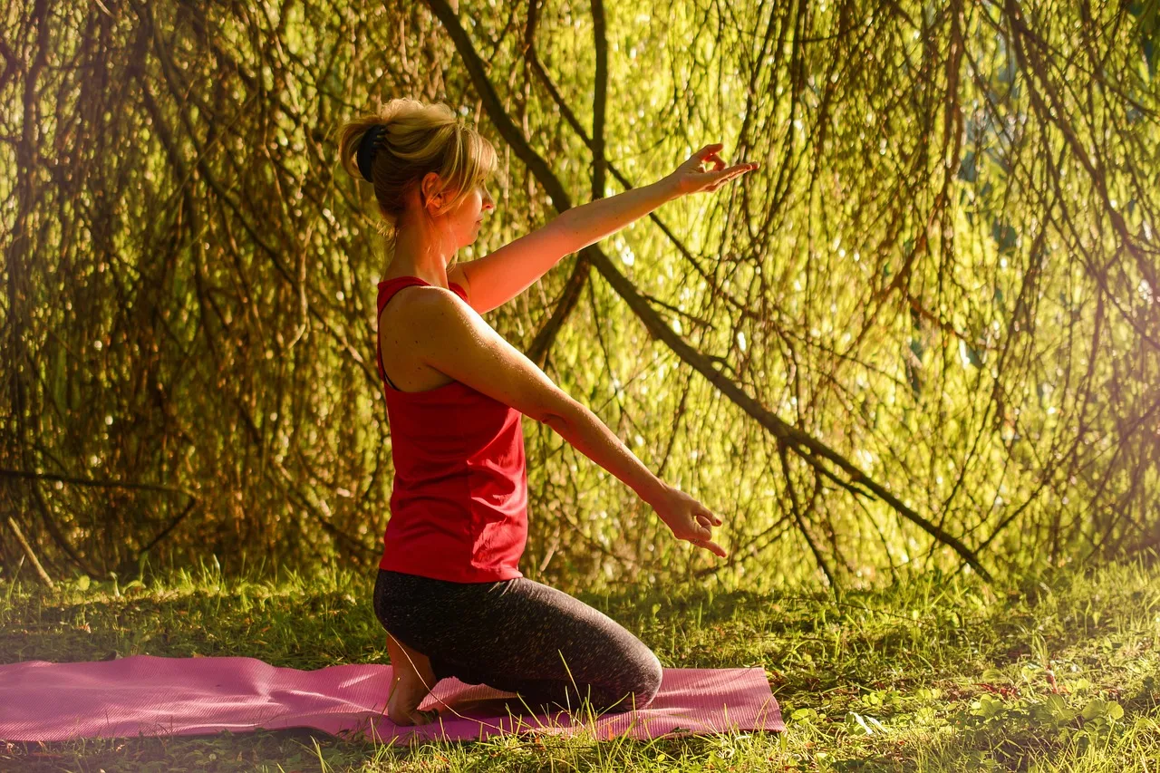 yoga, reasekuracja, wydanie, rozciąganie, złota hodinka, natura, zrelaksować się, kobieta, drzewa, pokój, odpoczynek, fajny, słońce, kraj, zdjęcia za darmo, yoga, yoga, yoga, yoga, yoga