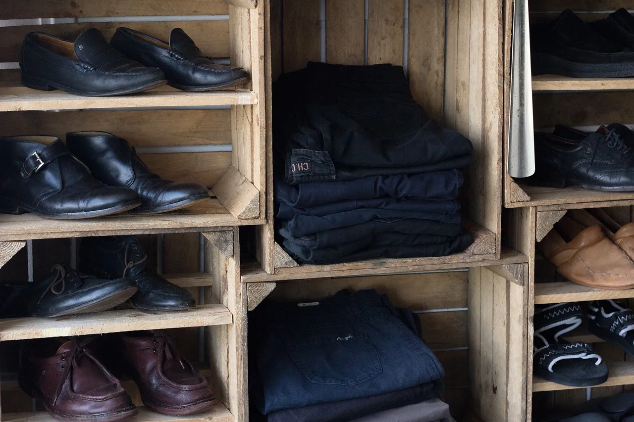 odzież używana, z drugiej ręki, 2ii ręce, thrift, thrift shop, pchli targ, fleamarket, moda vintage, używane, przerabiałem, recykling, spodnie jeansowe, buty, shoes, majsterkowanie, stowarzyszenie, staromodny, odzież używana, odzież używana, odzież używana, thrift shop, shoes, shoes, shoes, shoes, shoes