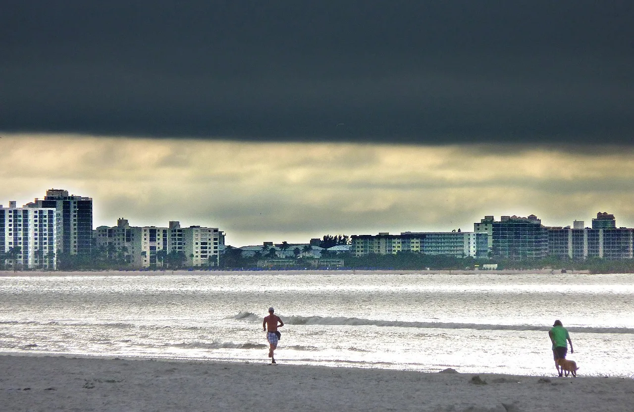 jogger, plaża, burza, szary, florida, morze, runner, sand, ocean, natura, jogging, sportu, floryda, biegacz, piasek