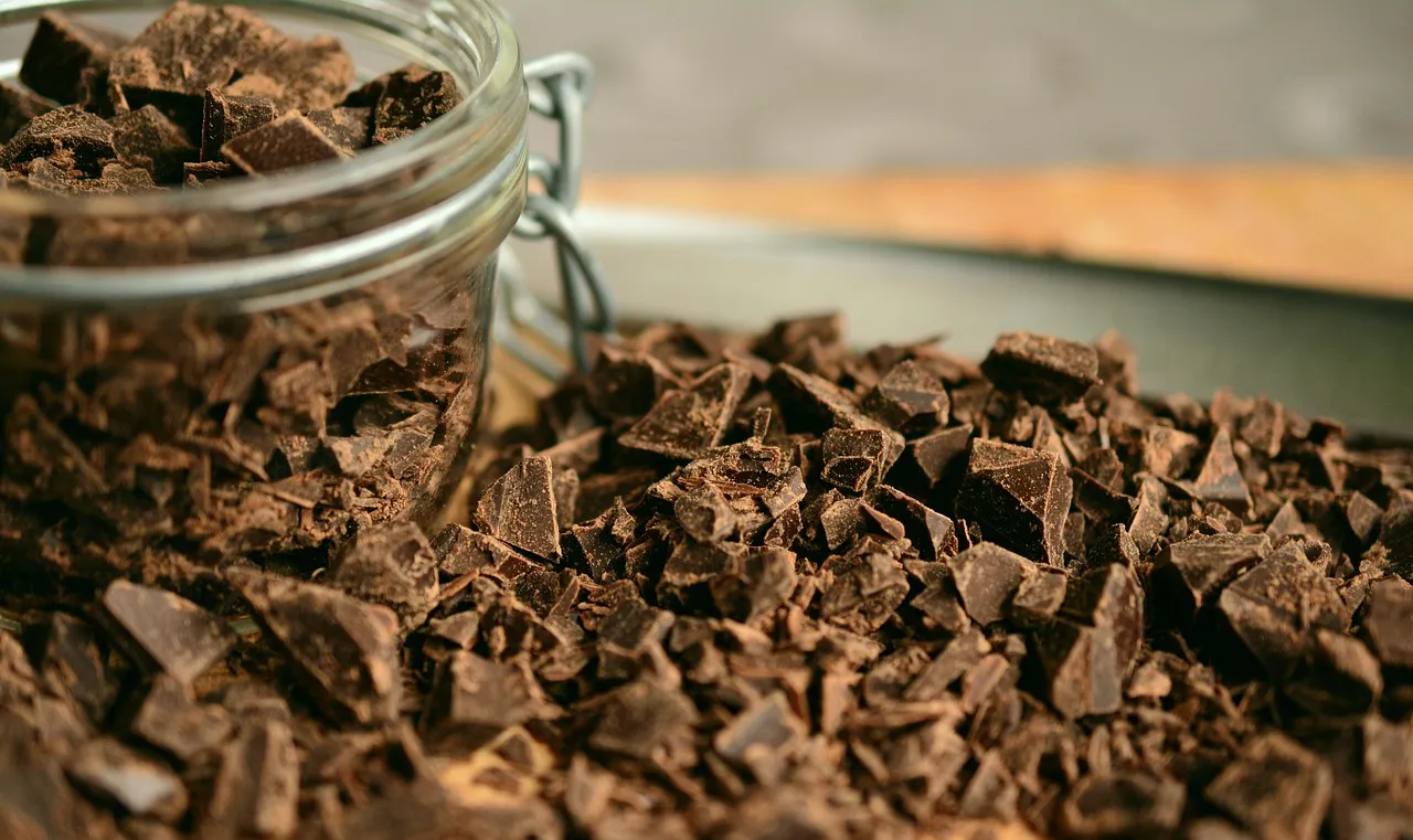 chocolates, shaving, chopped chocolate, ingredient, cut, chocolate pieces, food, sweet, bittersweet, close up, chocolates, chocolates, chocolates, chocolates, chocolates, food, food, sweet