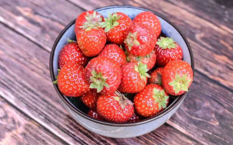 strawberries, fruit, zdrowy
