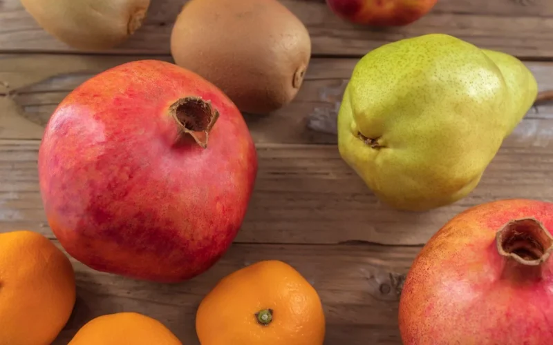 owoc, pear, żółty, jeden, pomegranate, large, two, nectarines, kiwi, tangerines, three, pomarańczowy, zielony, czerwony, proper nutrition, vegetarianism, zdrowy, witaminy