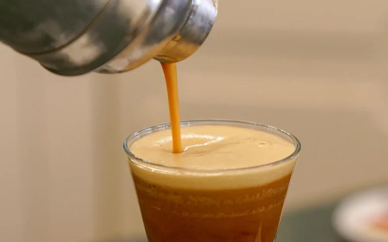 drink, śniadanie, cappuccino, puchar, wyrażone, filiżanka kawy, milk, caffeine, foam, jedzenie, szkło, poziomy, color image, coffee drink, nie ma people, gorące napoje, herbata - napój, filiżanka herbaty