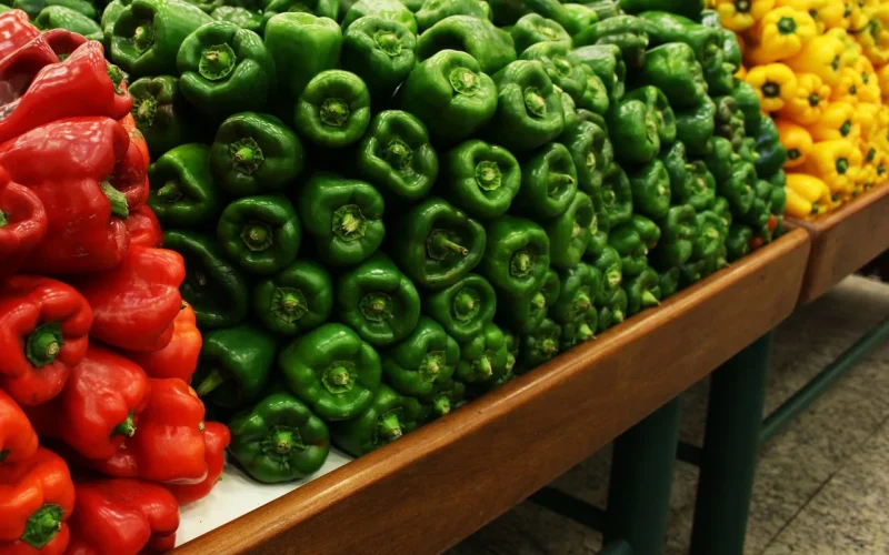 bell pepper, vegetable, papryka, bell, pepper, healthy, ingredient, fresh, vegetarian, sweet, zielony, czerwony, żółty, raw, ripe, organic, group, dieta, физготовности, zbliżenie, vitamin, smaczny