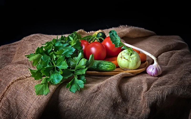warzywa, świeży, organiczny, surowy, surowe warzywa, wegetariański, zdrowe odżywianie, jedzenie, zdrowa żywność, dieta, czosnek, kalarepa, pietruszka, odchudzanie, otyłość, nadwaga